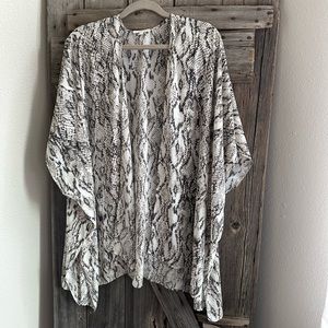Snake Print Women’s Kimono Duster